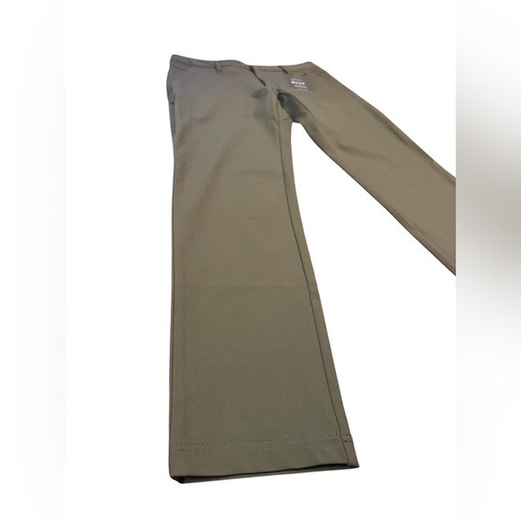 NWT BYLT Everyday Pant 2.0 in Green (Dark Olive) Size Medium - Picture 3 of 6